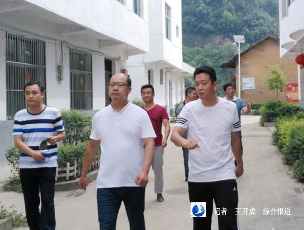 汉滨区晏坝镇,山区穷镇,贫困镇.经过半年的努力,三成贫困户摘帽了.